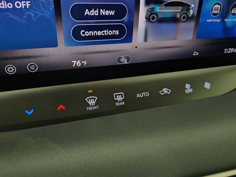 New 2026 Nissan Leaf S+ w/ Floor Mat Package (S+) image 21