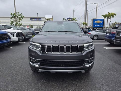 Used 2023 Jeep Wagoneer L Series II image 2
