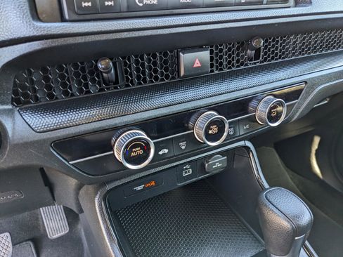 Used 2024 Honda CR-V LX image 19