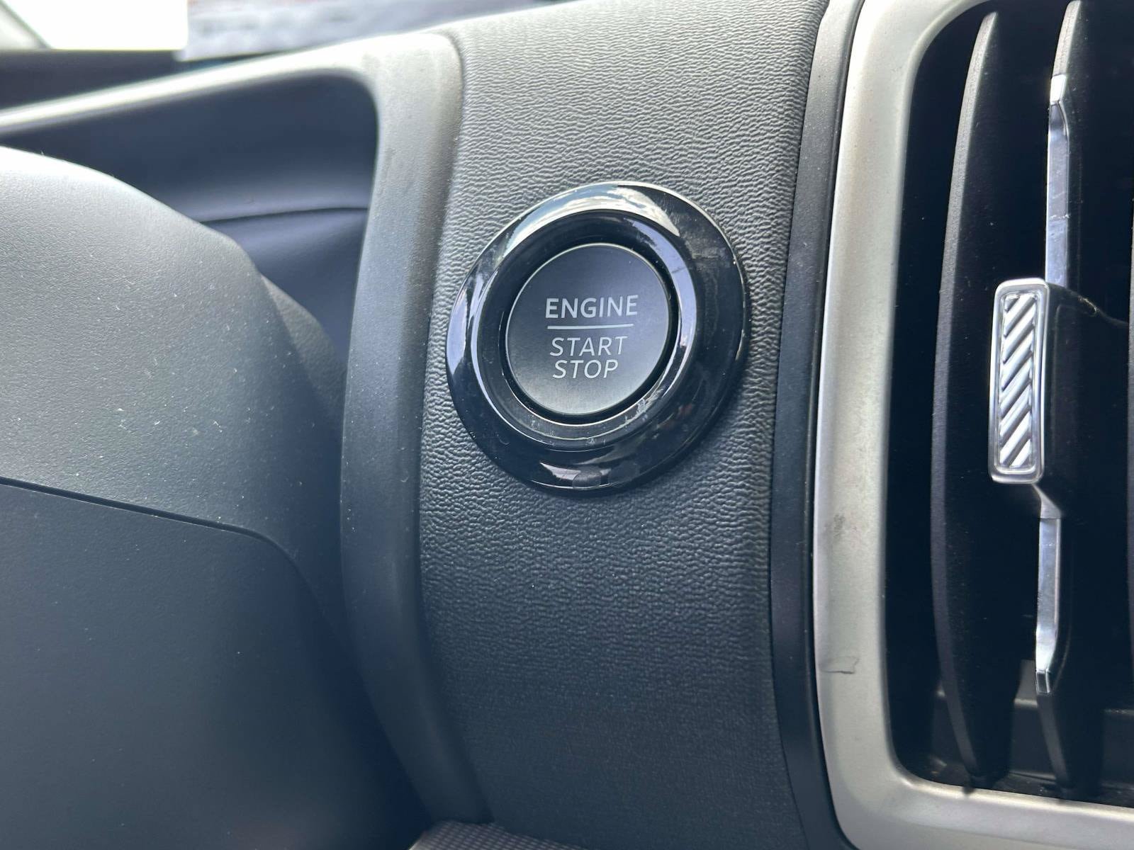 Used 2025 Ford Expedition Active RWD image 30