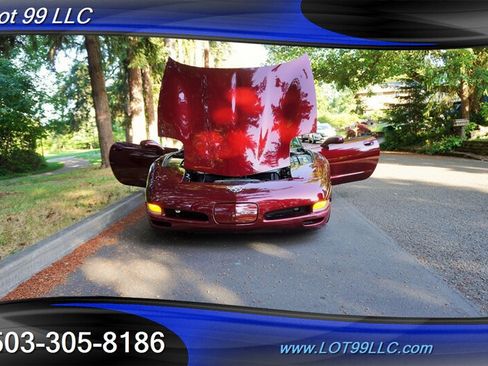 Used 2003 Chevrolet Corvette Coupe w/ Preferred Equipment Group RWD image 27