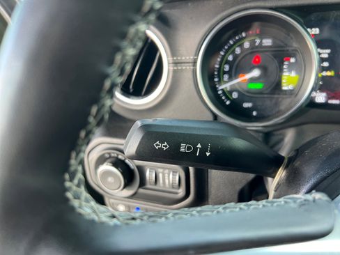 Used 2022 Jeep Wrangler Unlimited Sahara w/ Cold Weather Group image 21