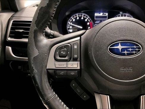 Used 2017 Subaru Forester 2.5i Touring AWD/4WD image 18