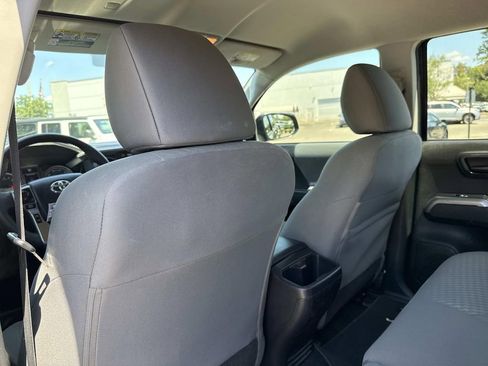 Used 2022 Toyota Tacoma SR5 w/ Technology Package RWD image 16