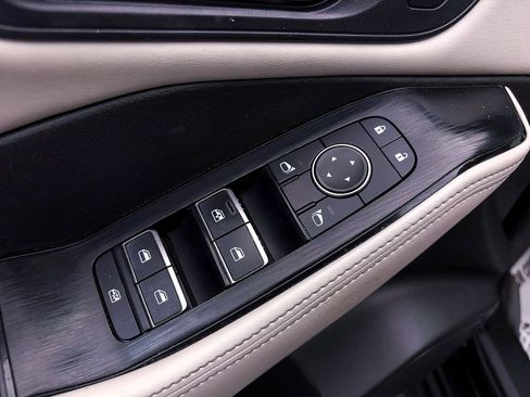 Used 2023 Nissan Rogue SL w/ SL Premium Package FWD image 19