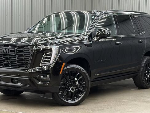 Used 2026 GMC Yukon Denali w/ Denali Reserve Package AWD/4WD image 1