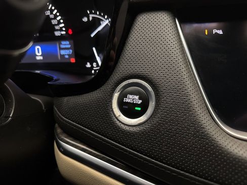 Used 2018 Cadillac XT5 AWD image 31