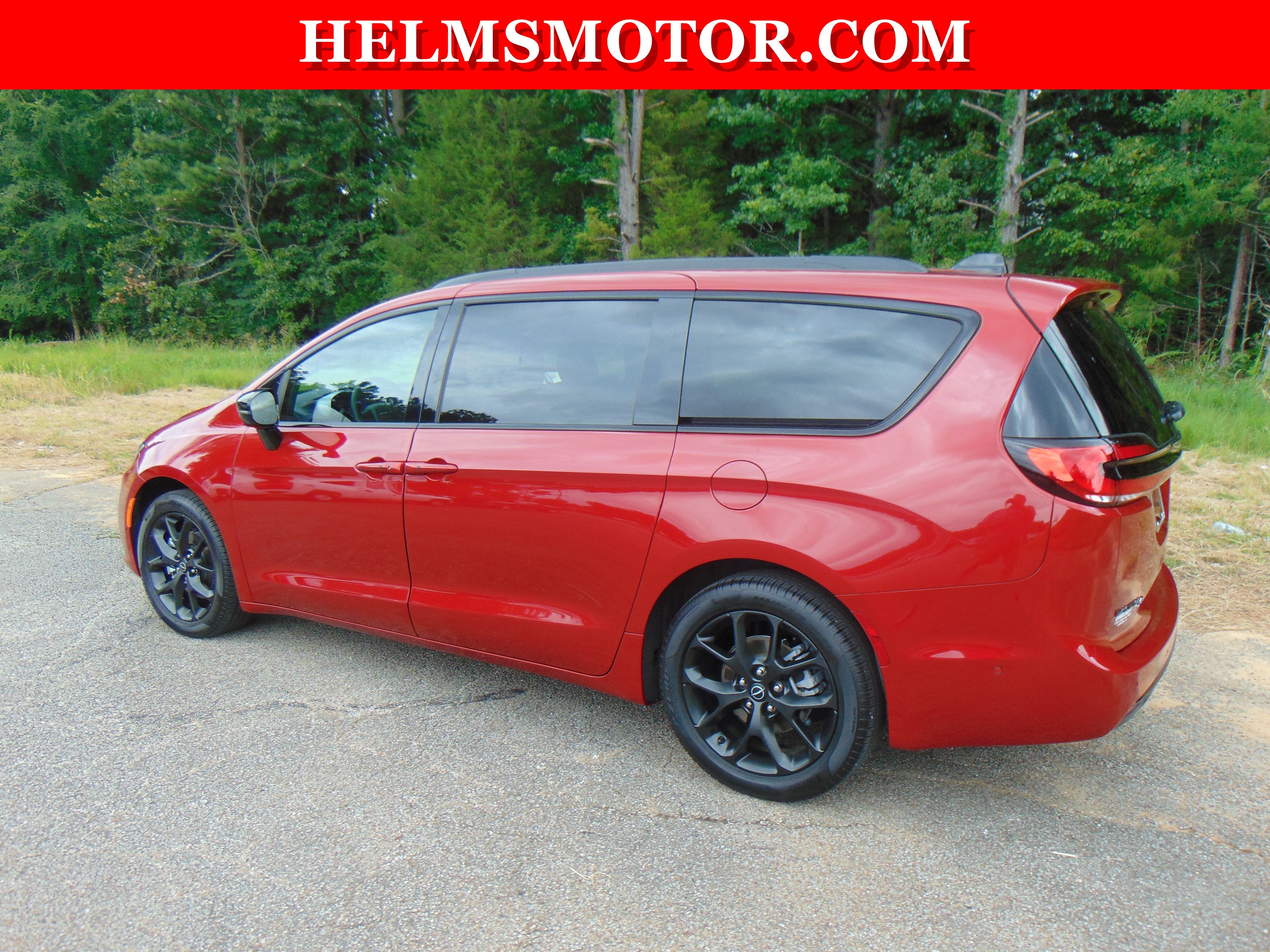 Certified 2025 Chrysler Pacifica Limited FWD image 5