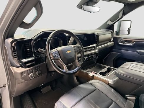 Used 2024 Chevrolet Silverado 3500 High Country w/ High Country Premium Package AWD/4WD image 9