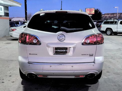 Used 2009 Buick Enclave CXL w/ Entertainment Package #4 image 4