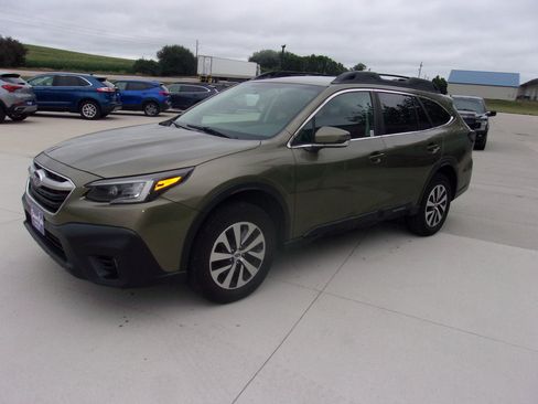 Used 2022 Subaru Outback Premium AWD/4WD image 6