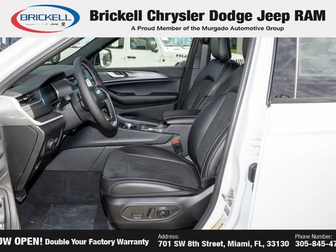 New 2025 Jeep Grand Cherokee Altitude image 16