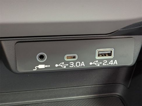 Certified 2025 Subaru Crosstrek 2.0i Premium image 22