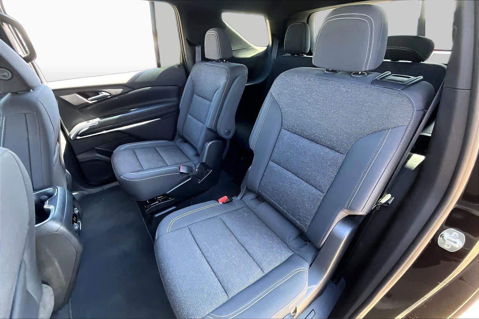 Used 2026 Chevrolet Traverse LT FWD image 21