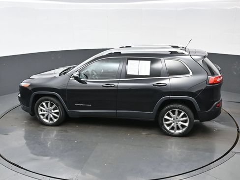 Used 2014 Jeep Cherokee Limited w/ Technology Group FWD image 37