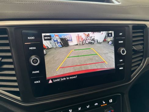 Used 2021 Volkswagen Atlas SE w/ Panoramic Sunroof Package AWD/4WD image 31