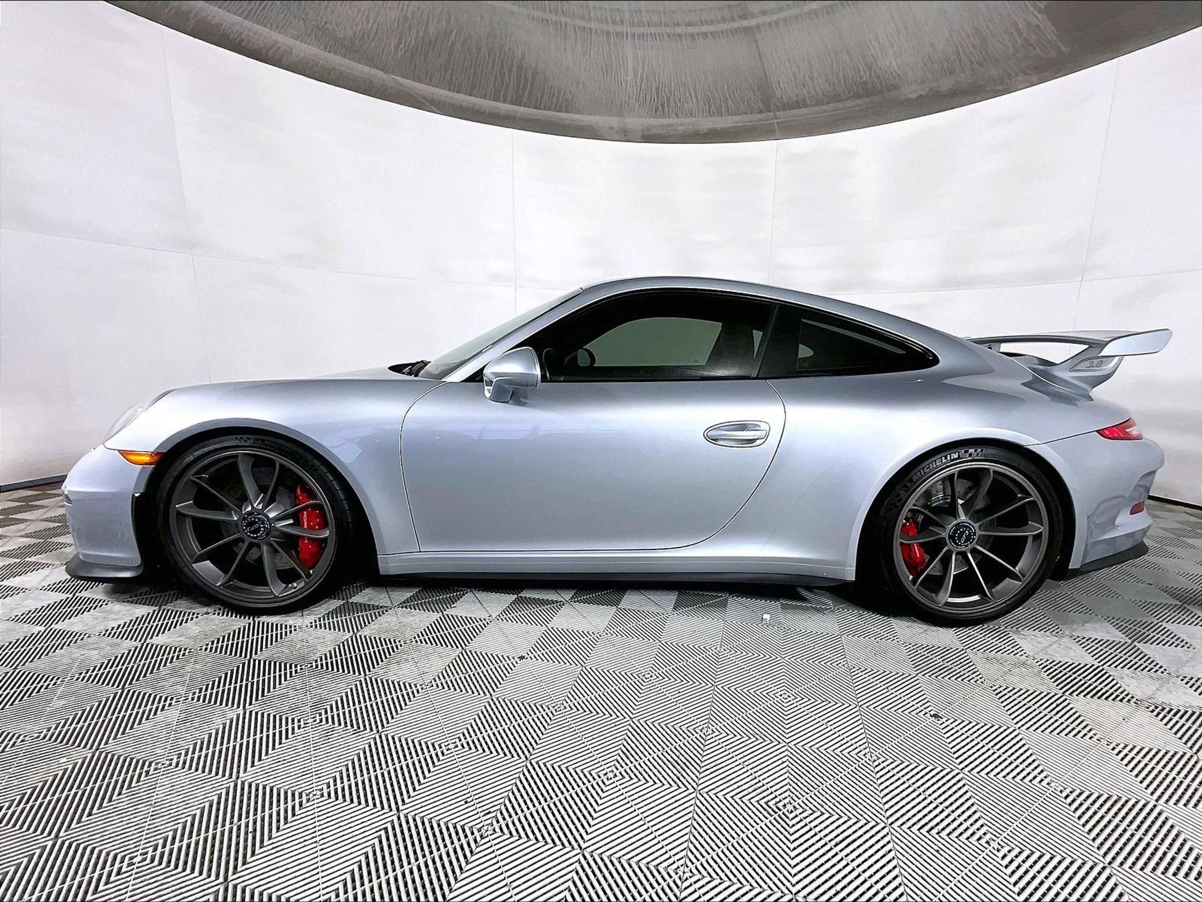 Certified 2014 Porsche 911 GT3 RWD image 2
