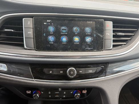 Used 2019 Buick Enclave Essence AWD/4WD image 4