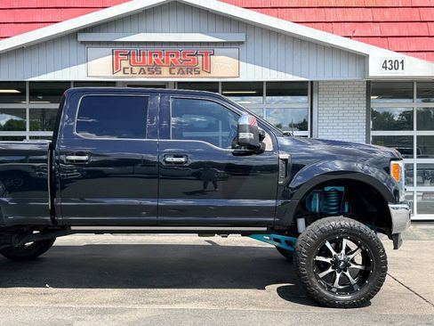 Used 2018 Ford F250 King Ranch w/ King Ranch Ultimate Package AWD/4WD image 12