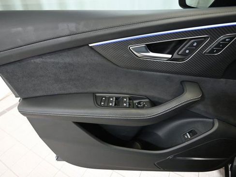 Used 2024 Audi RS Q8 AWD/4WD image 21