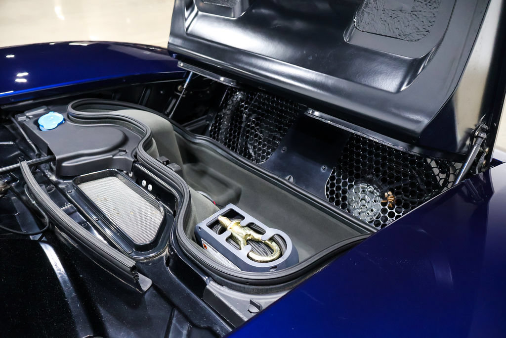 Used 2005 Ford GT RWD image 86