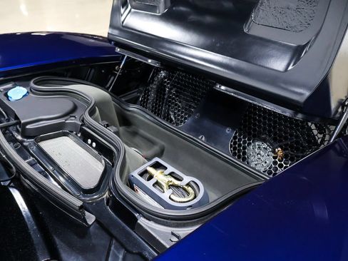 Used 2005 Ford GT RWD image 86