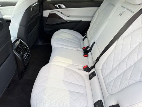 Used 2026 BMW X7 xDrive40i w/ Premium Package image 26