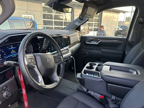 Used 2024 Chevrolet Silverado 1500 RST AWD/4WD image 6