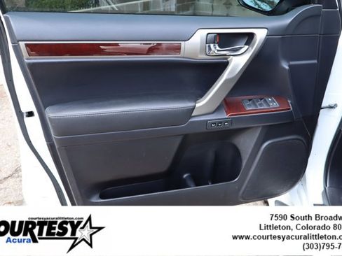 Used 2016 Lexus GX 460 w/ Premium Package AWD/4WD image 23