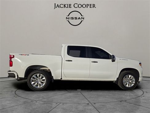 Used 2023 Chevrolet Silverado 1500 Custom image 6
