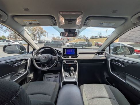 Used 2025 Toyota RAV4 XLE image 27