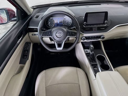 Used 2022 Nissan Altima 2.5 SV AWD/4WD image 3