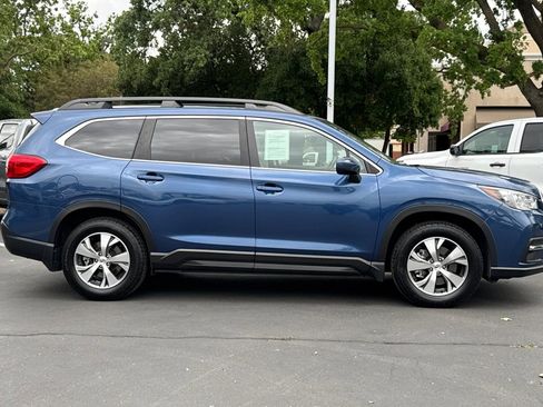 Used 2022 Subaru Ascent Premium w/ Convenience Package AWD/4WD image 2