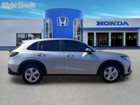 Certified 2023 Honda HR-V LX image 9