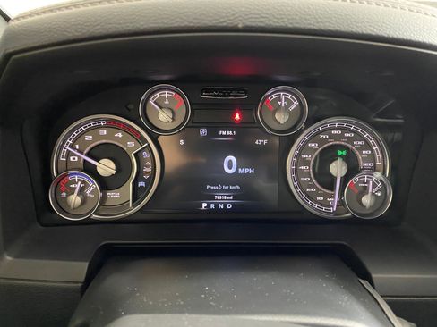 Used 2018 RAM 3500 Laramie Longhorn image 17