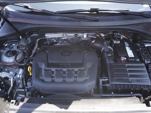Used 2022 Volkswagen Tiguan SE FWD image 7