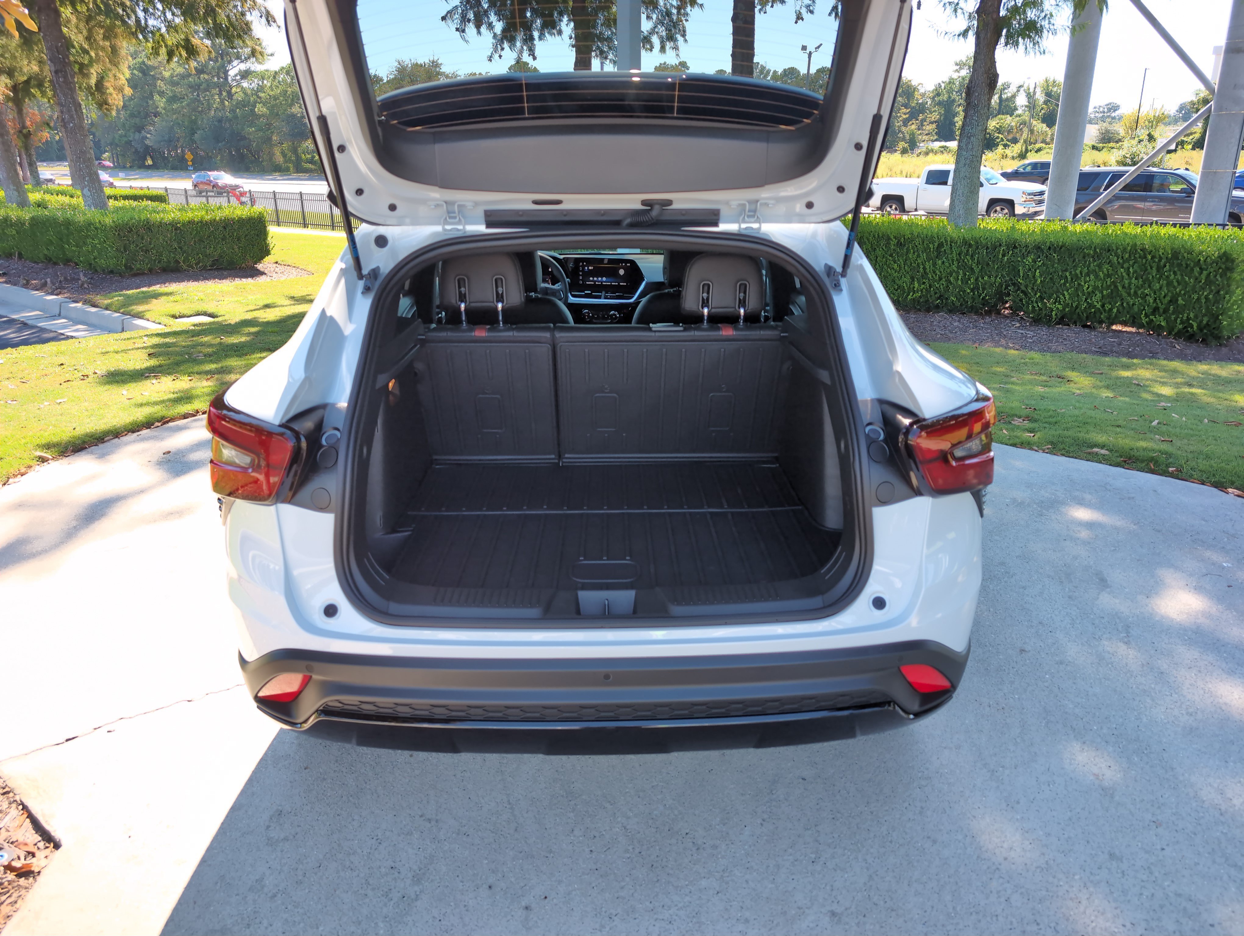 Used 2026 Chevrolet Trax RS w/ Driver Confidence Package FWD image 30
