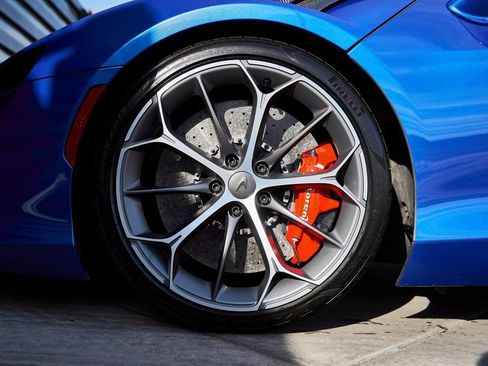 Used 2025 McLaren Artura Spider RWD image 3