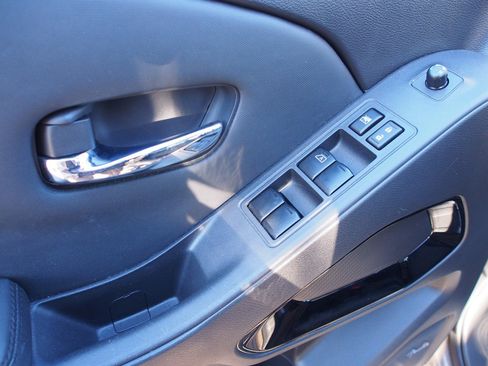 Used 2022 Nissan Frontier PRO-4X w/ Pro-4X Premium Package image 19