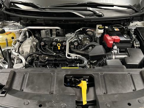 Used 2021 Nissan Rogue SV AWD/4WD image 11