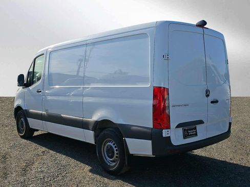 Used 2025 Mercedes-Benz Sprinter 2500 image 5