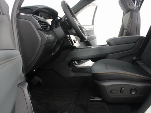 New 2026 GMC Acadia AT4 w/ Luxury Package image 19