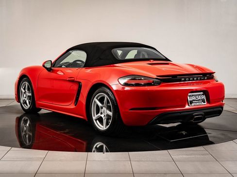 Used 2021 Porsche 718 Boxster image 3