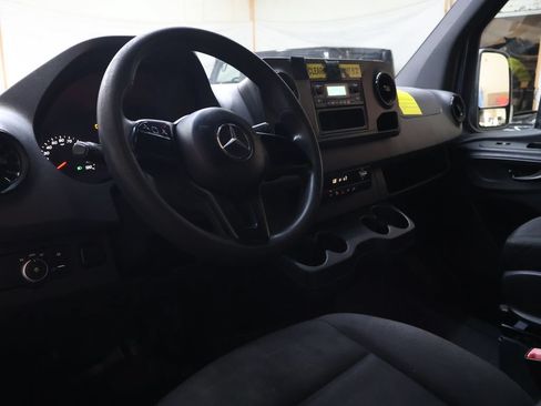 Used 2019 Mercedes-Benz Sprinter 144 image 15