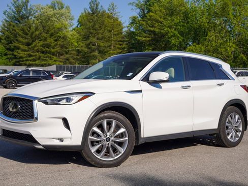Used 2020 INFINITI QX50 Luxe w/ Navigation Package AWD/4WD image 2