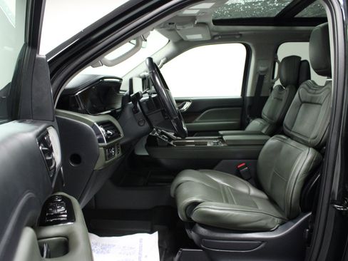 Used 2022 Lincoln Navigator L Black Label AWD/4WD image 12