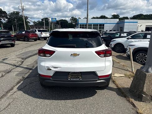 Used 2024 Chevrolet TrailBlazer LS w/ LS Convenience Package FWD image 13