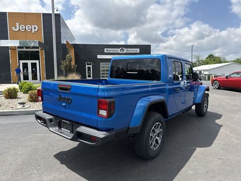 New 2026 Jeep Gladiator Sport AWD/4WD image 13