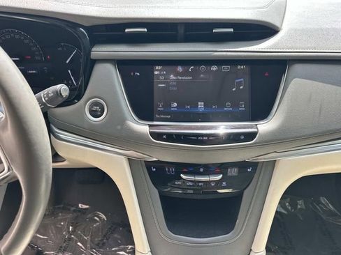 Used 2018 Cadillac XT5 Luxury w/ Driver Awareness Package image 23