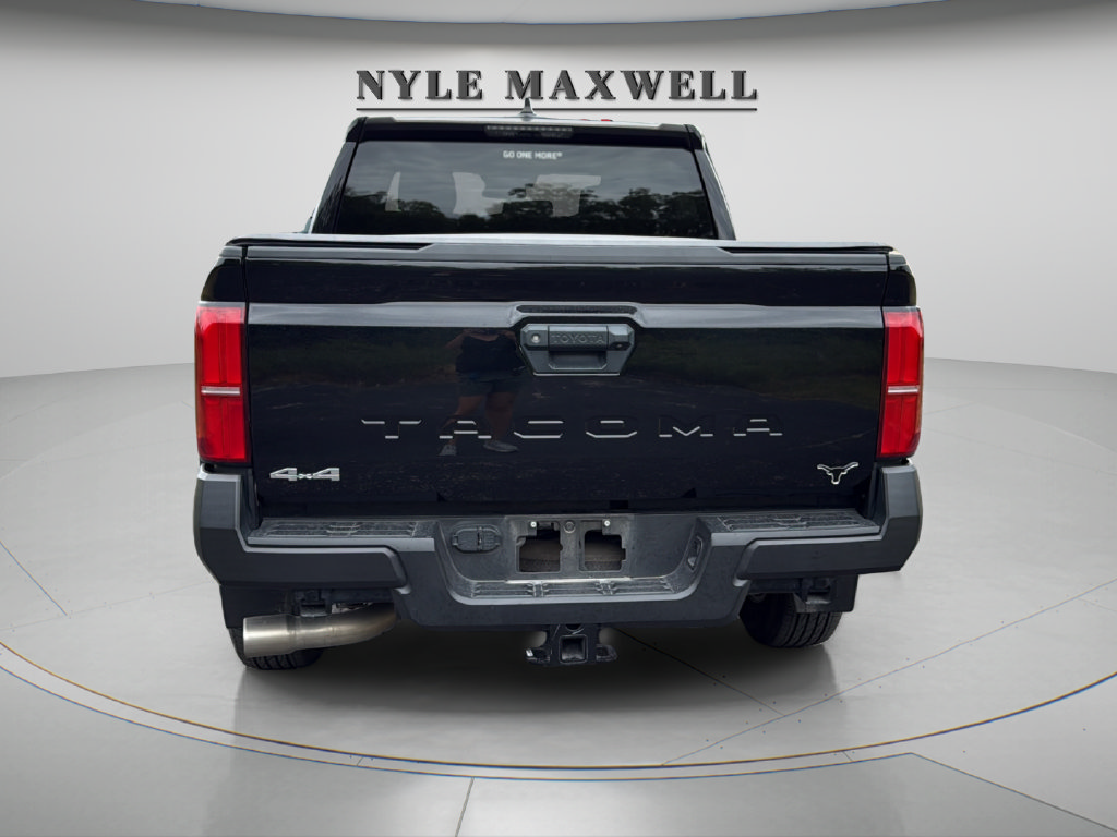 Used 2024 Toyota Tacoma SR AWD/4WD image 18